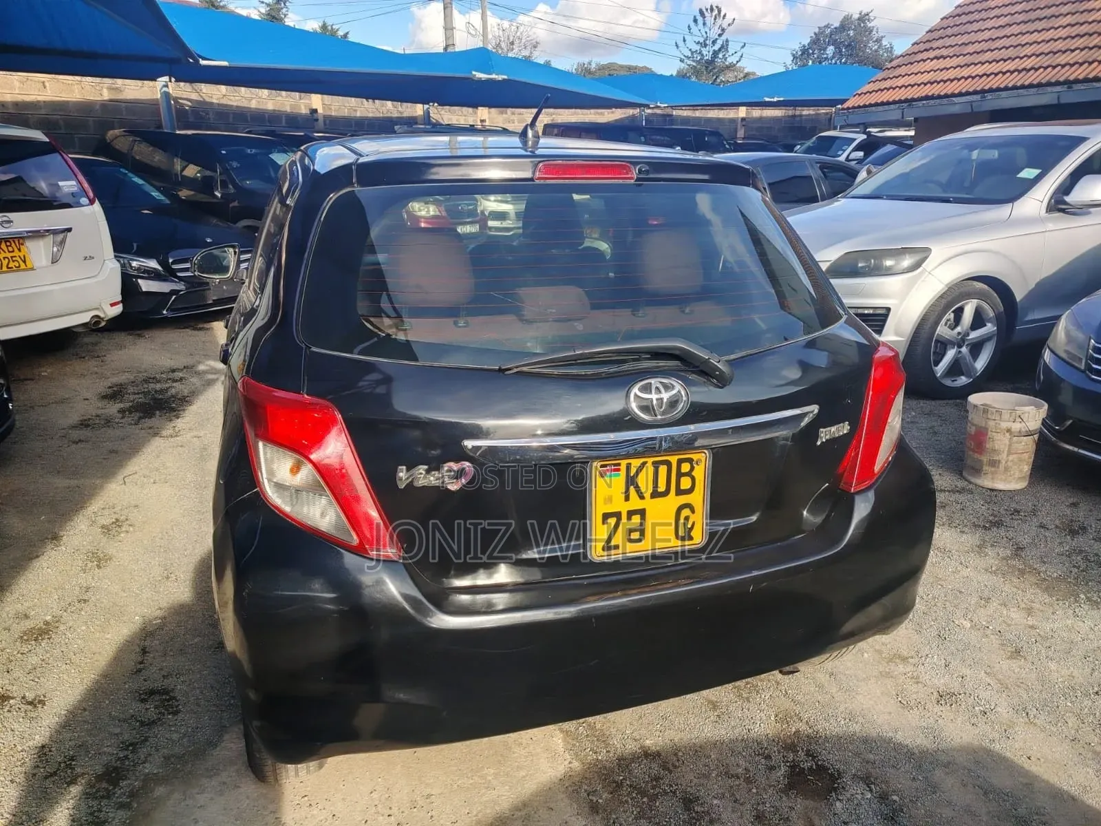 Toyota Vitz 1.3 FWD 5dr 2016 Maroon
