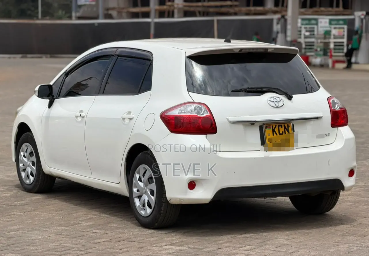 Toyota Auris 2010 White