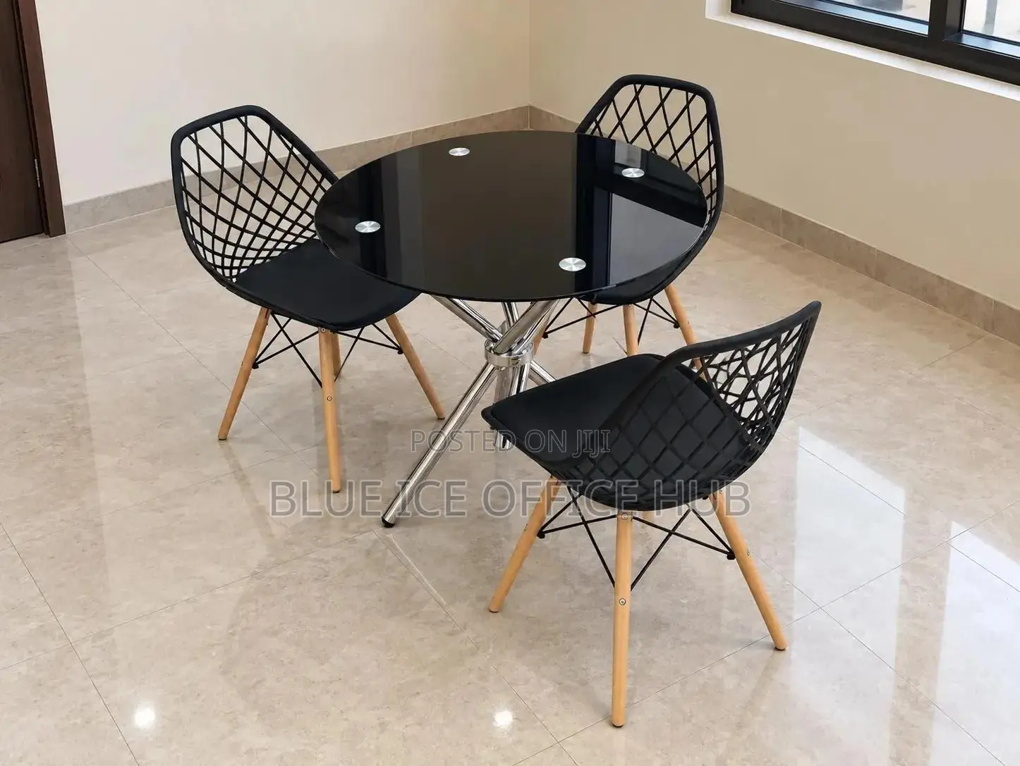 Black Round Dining Table With 3 Chairs