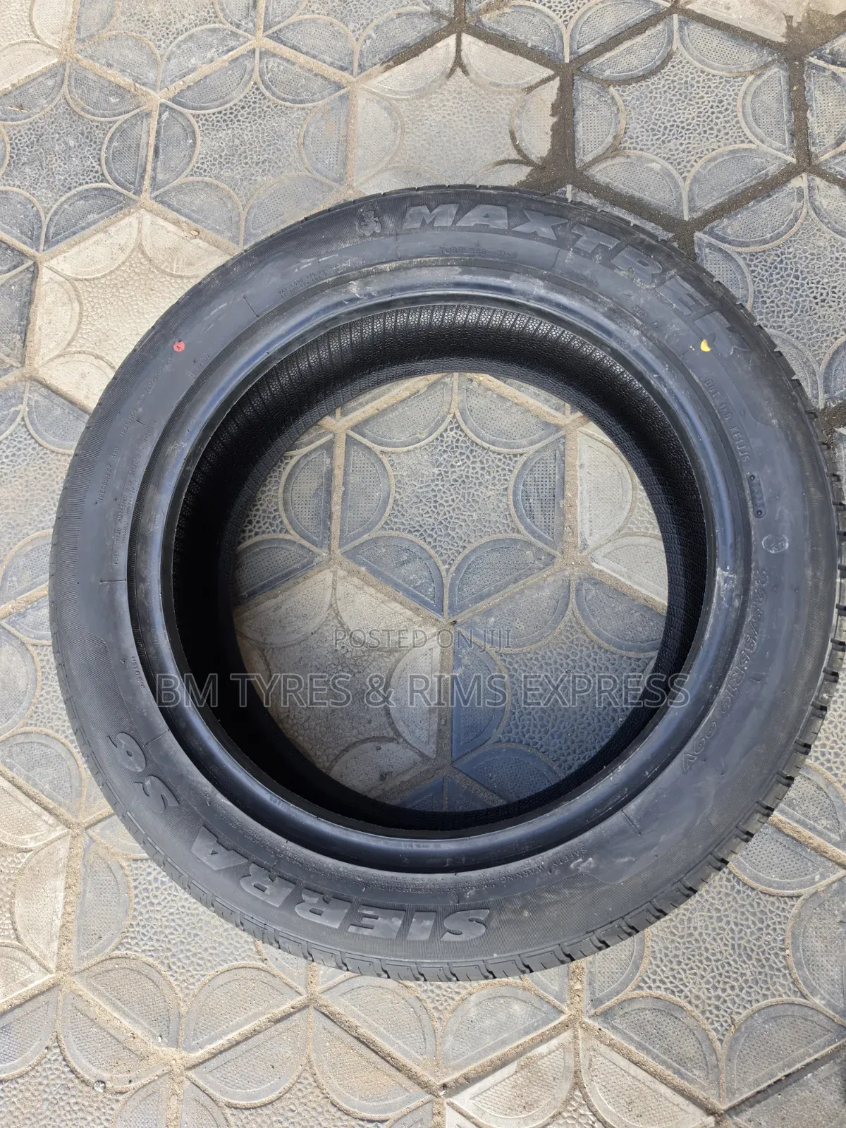 225 /55 R19 Maxtrek Tyres (Highway).