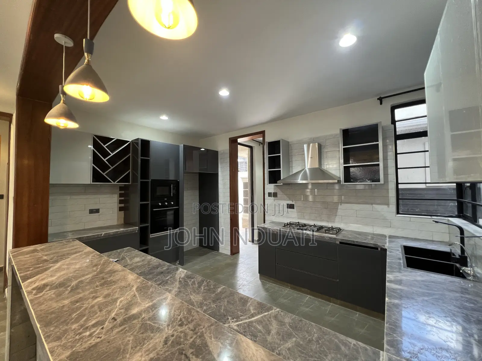 5bdrm Mansion in Membley Estate for sale
