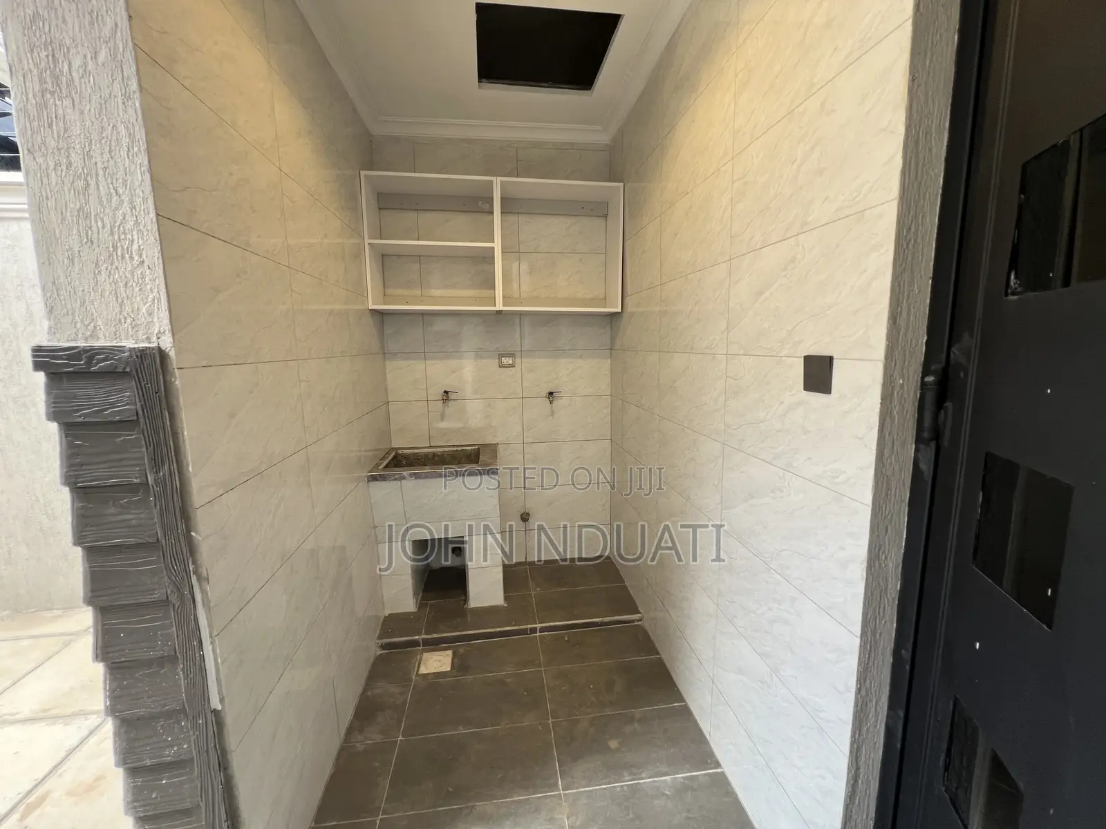 5bdrm Mansion in Membley Estate for sale