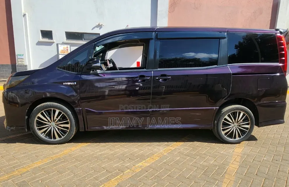 Toyota Noah 2016 Maroon