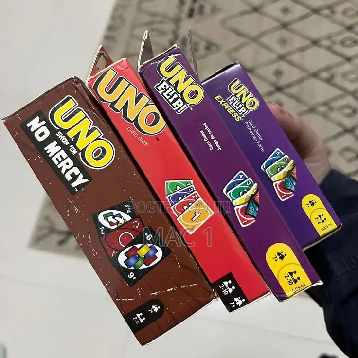 UNO Card Game – Classic Family Playing Cards