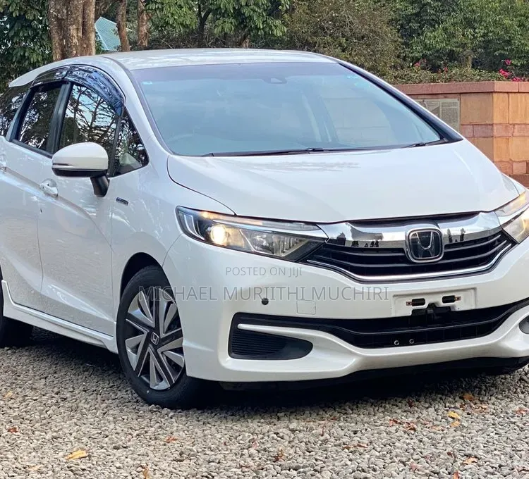 Honda Fit Shuttle 2019 White