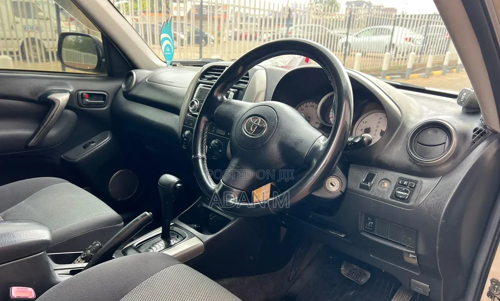 Toyota RAV4 2005 Gold