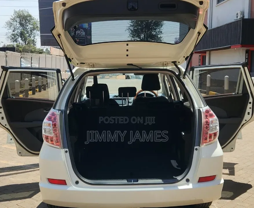 Honda Shuttle 2015 White