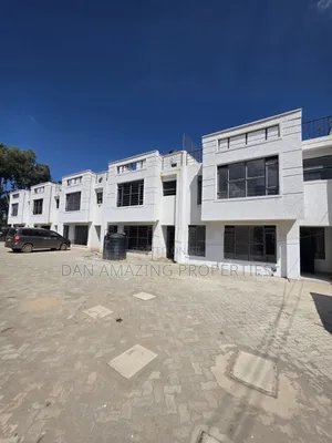 4bdrm Townhouse / Terrace in Vet, Ngong CBD for rent