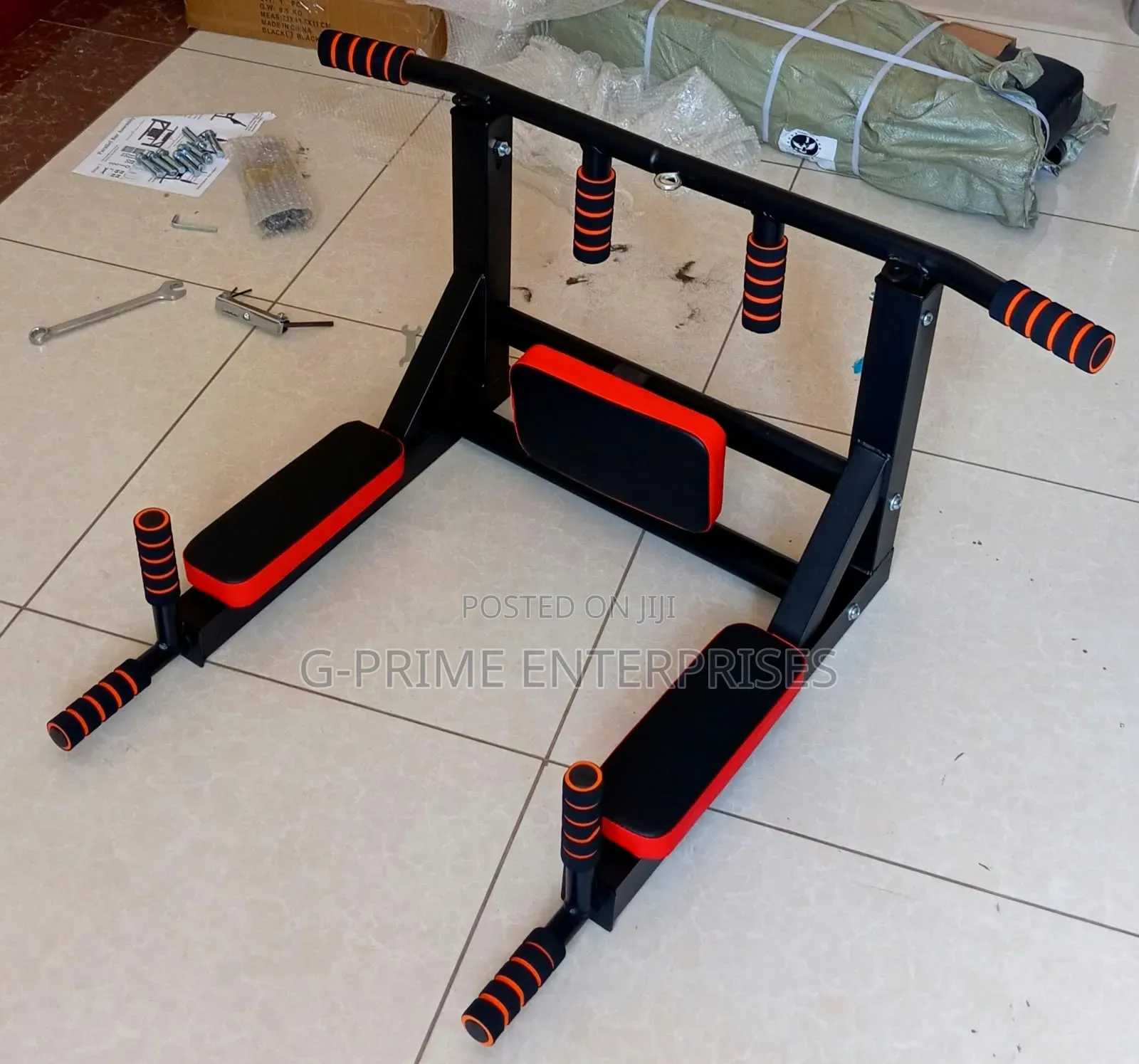 Wall Mounted Pull Up and Dip Station Machine