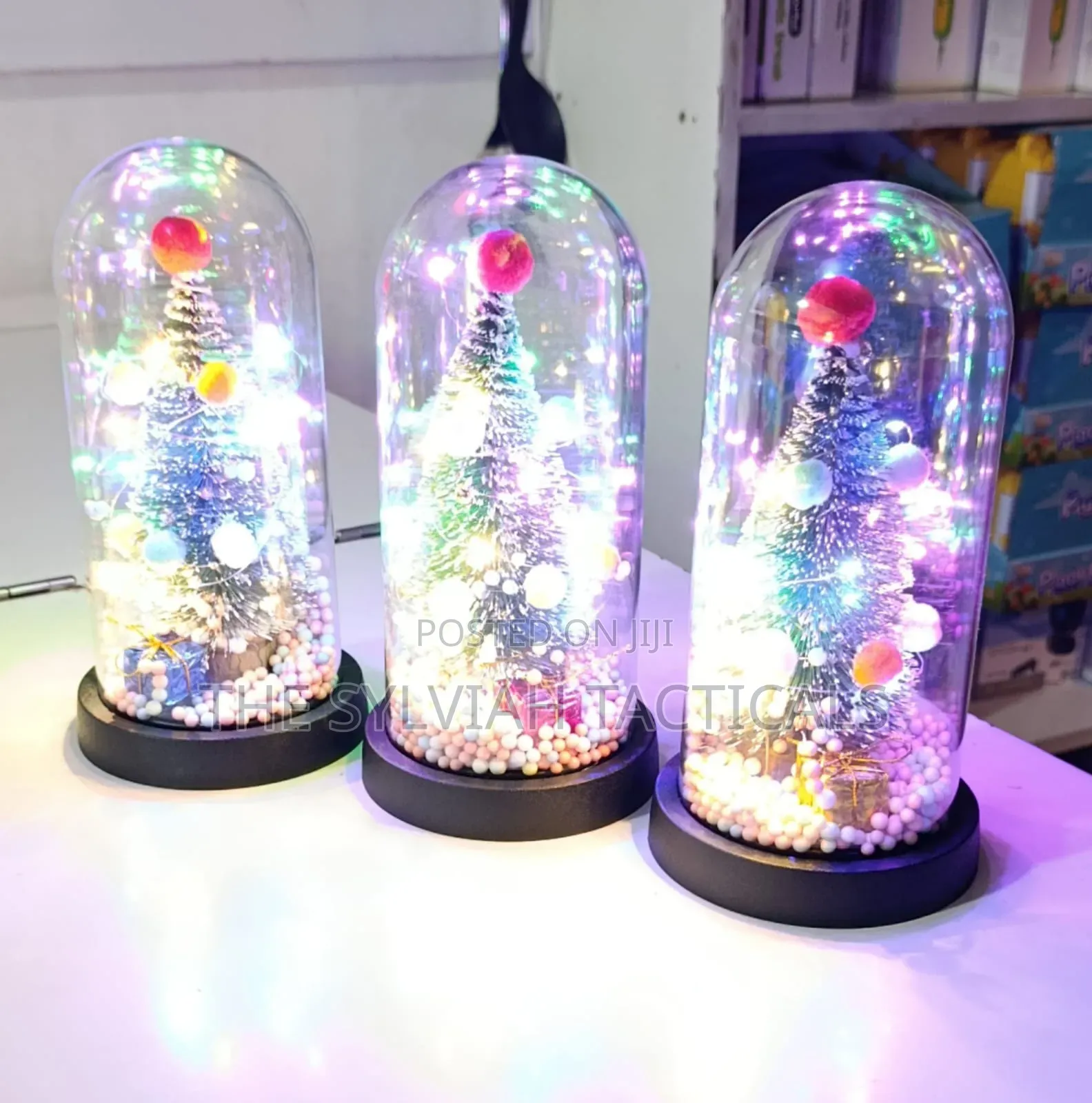 *New Xmas Gift Tree in Glass Dome Christmas Decoration Led Lights