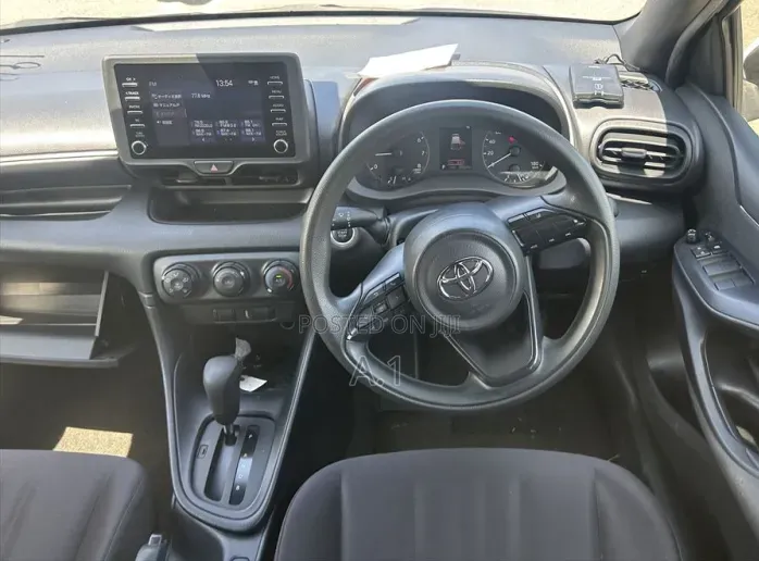 Toyota Yaris 2020 Pearl