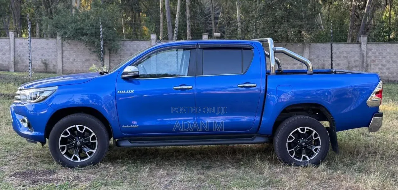 Toyota Hilux 2019 Blue