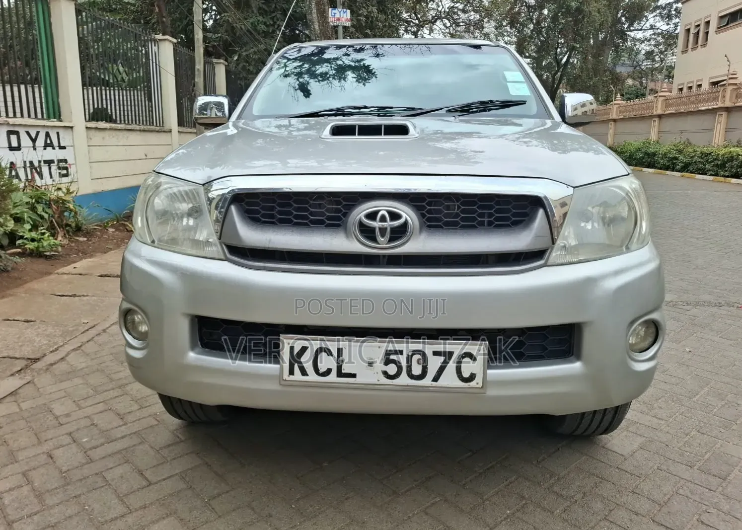 Toyota Hilux 2010 Silver