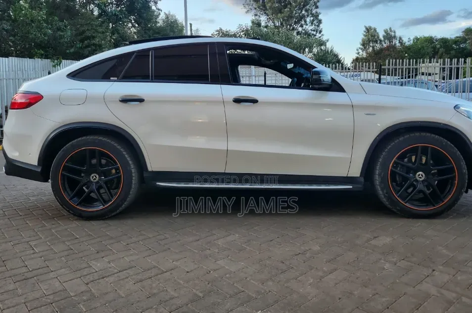 Mercedes-Benz GLE-Class GLE 350d 4MATIC 2018 White
