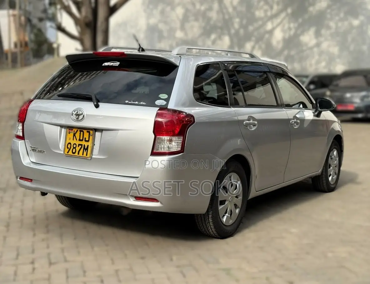 Toyota Corolla Fielder 2015 Silver