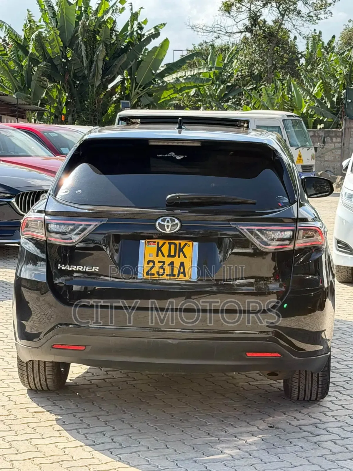 Toyota Harrier 2.0 2015 Black