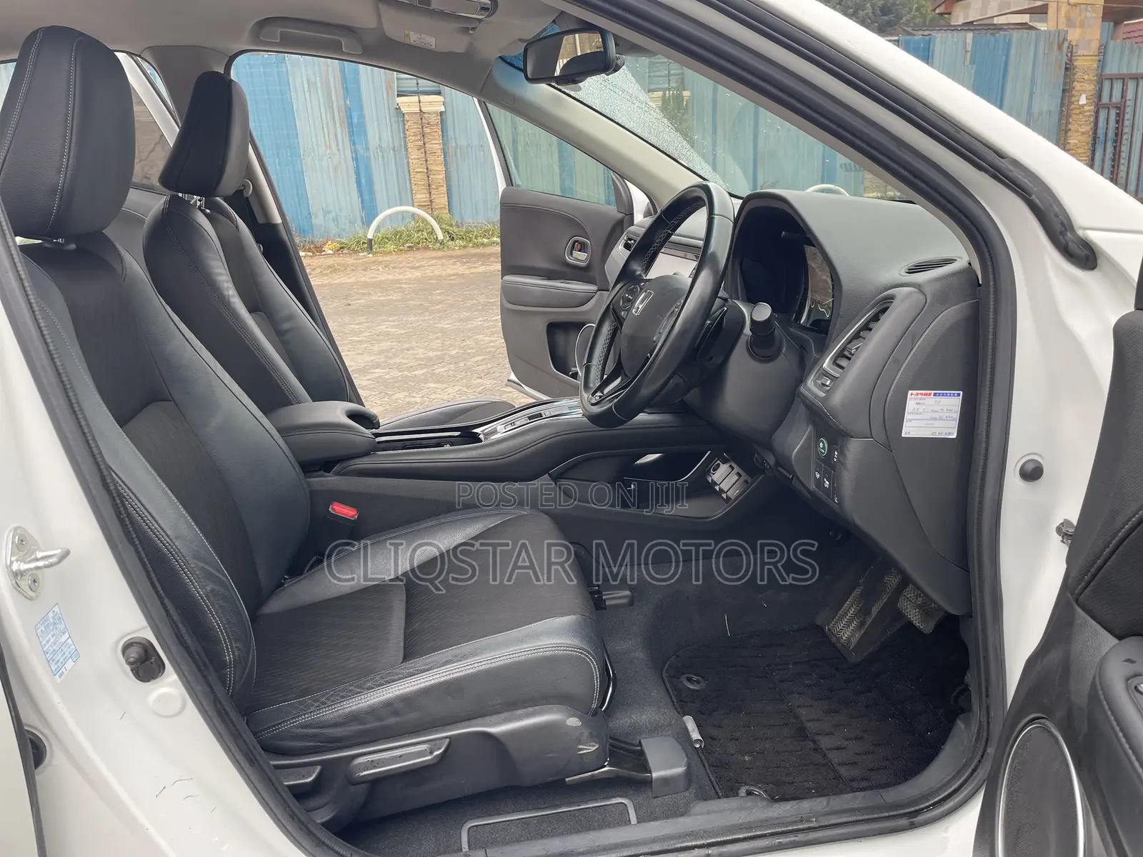 Honda Vezel 1.5 Hybrid 4WD 2019 White