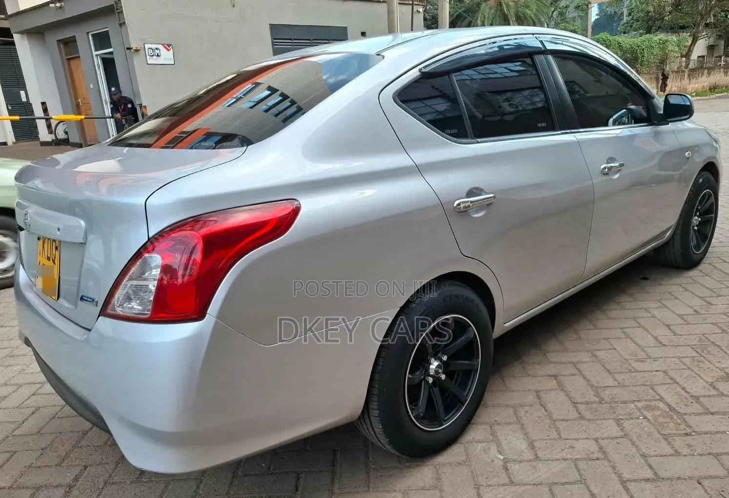 Nissan Latio 1.2 2017 Silver
