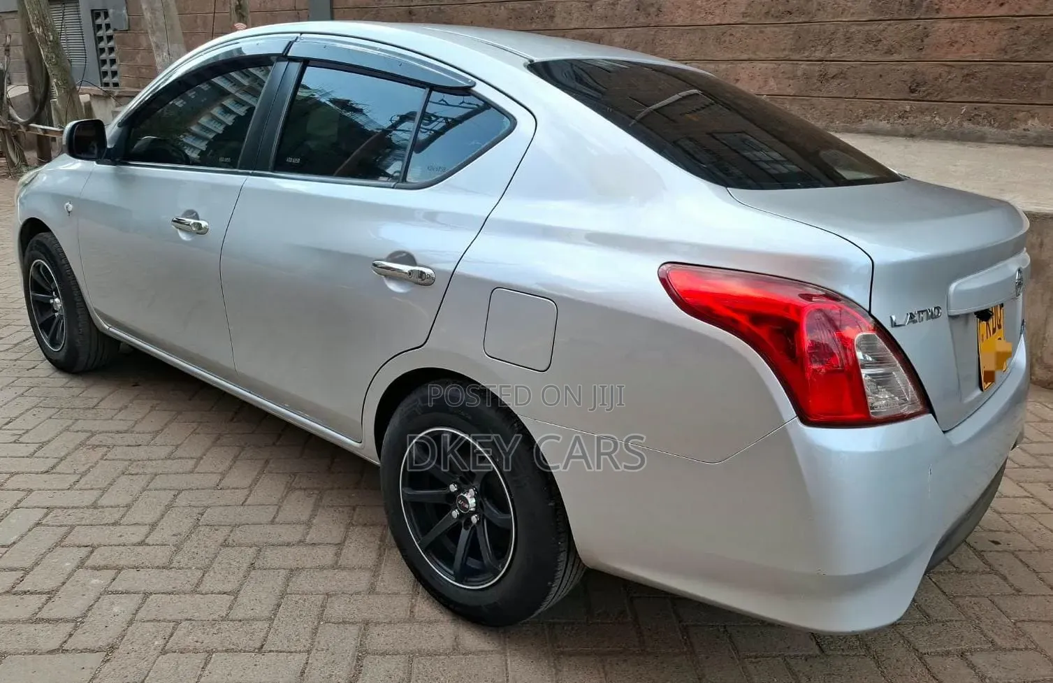 Nissan Latio 1.2 2017 Silver