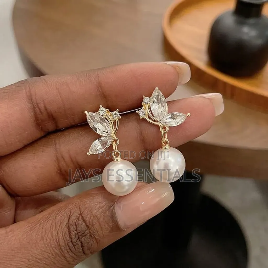 Stay Stylish With Our Elegant Earrings