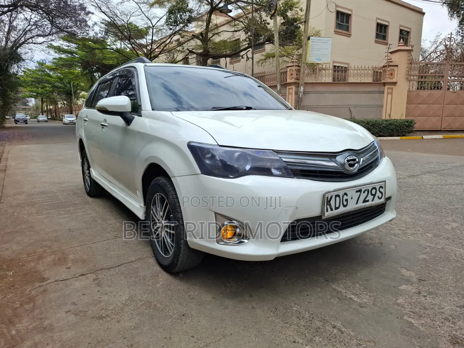 Toyota Corolla Fielder 1.5 Petrol FWD 2015 Pearl