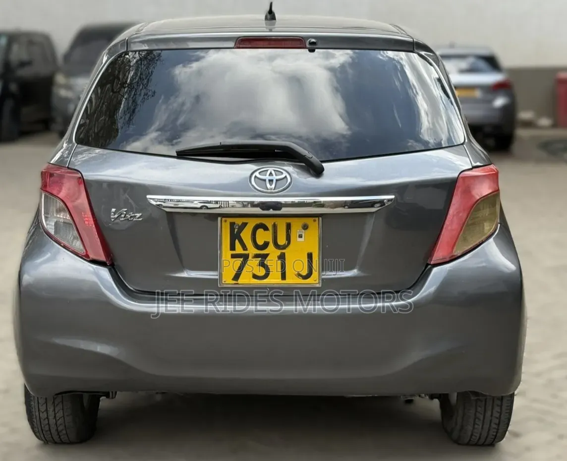 Toyota Vitz 2012 Gray