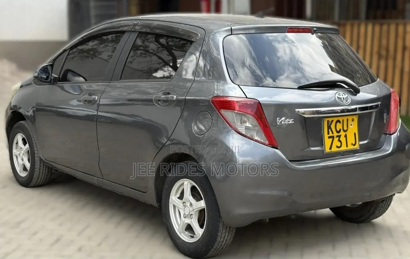 Toyota Vitz 2012 Gray
