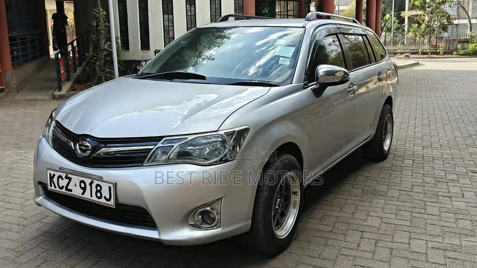 Toyota Corolla Fielder 2013 Silver