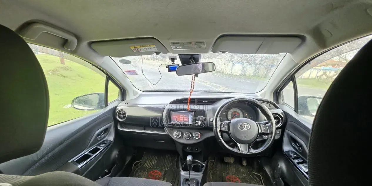 Toyota Vitz 1.0 FWD 5dr 2019 Pearl