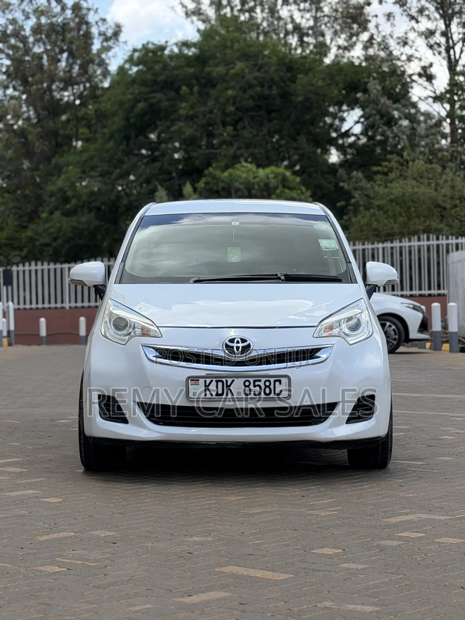 Toyota Ractis 2015 White