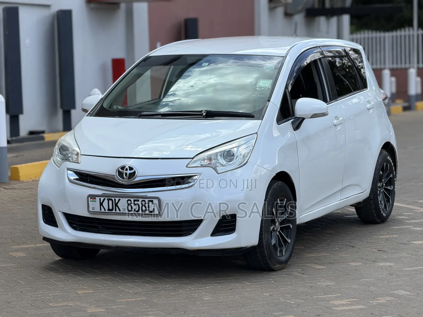 Toyota Ractis 2015 White