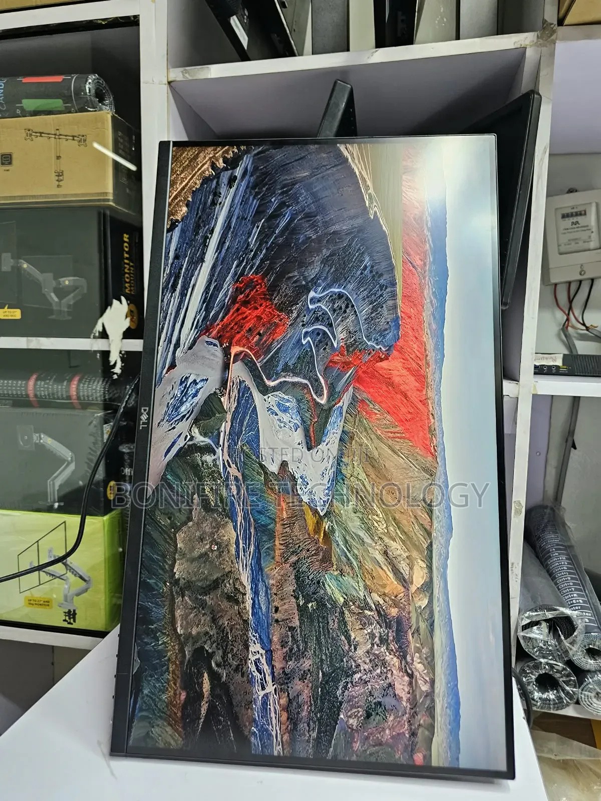 Dell P2720DC 27 Inch Monitor
2k Resolution
75hz Refresh Rate