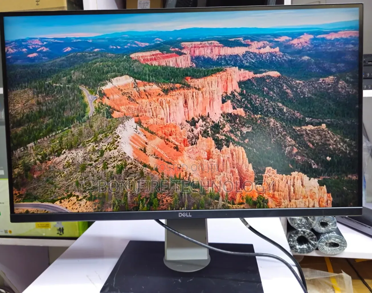 Dell P2720DC 27 Inch Monitor
2k Resolution
75hz Refresh Rate