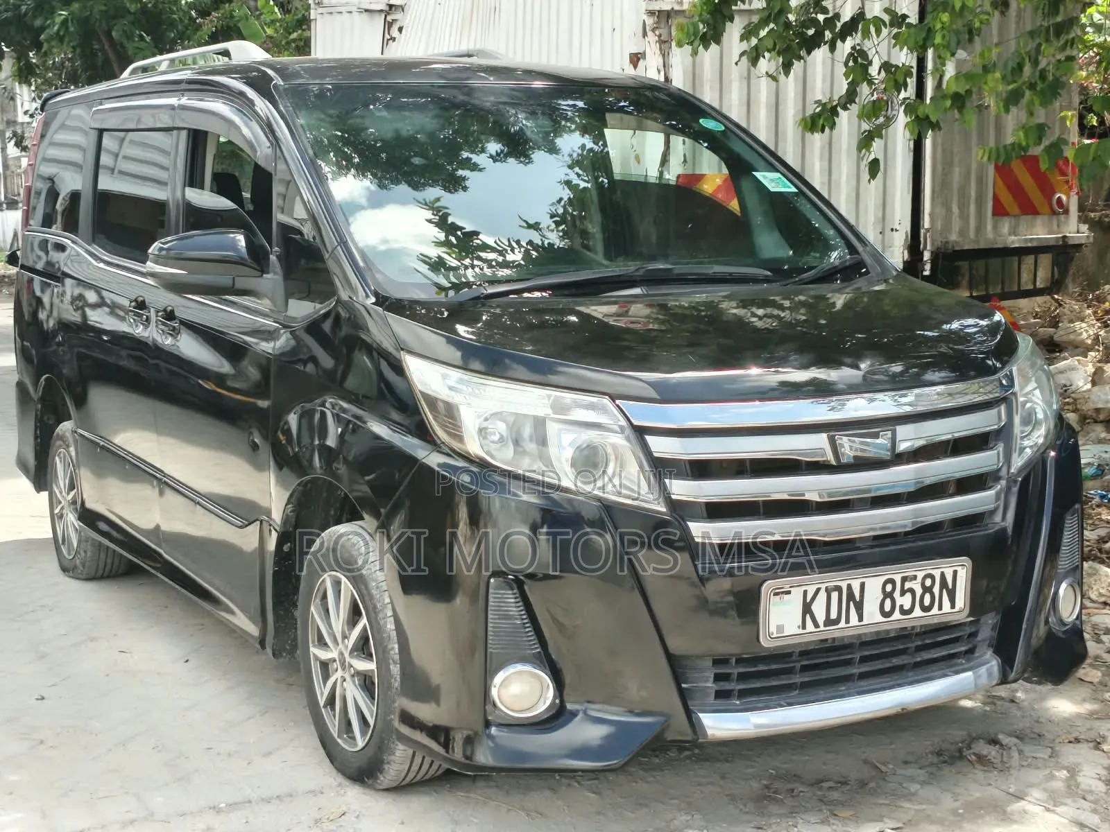 Toyota Noah 2016 Black