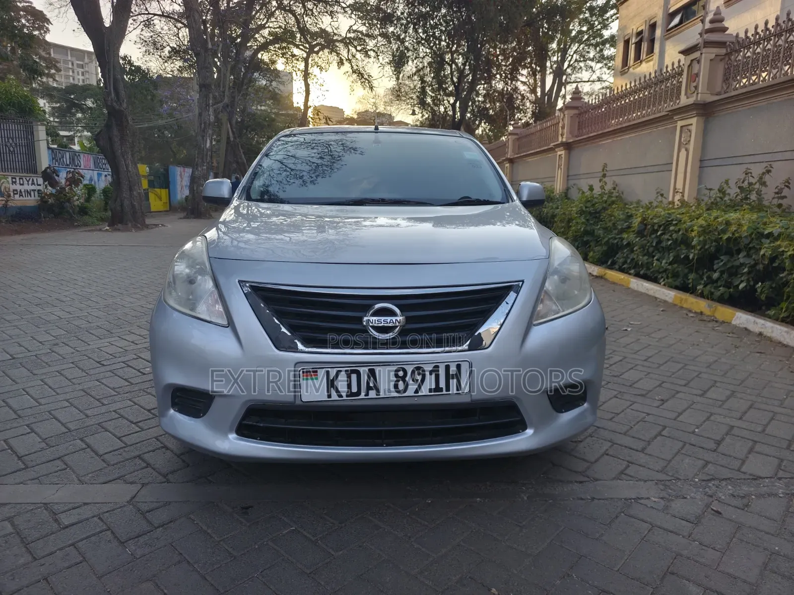 Nissan Latio 1.2 2013 Silver