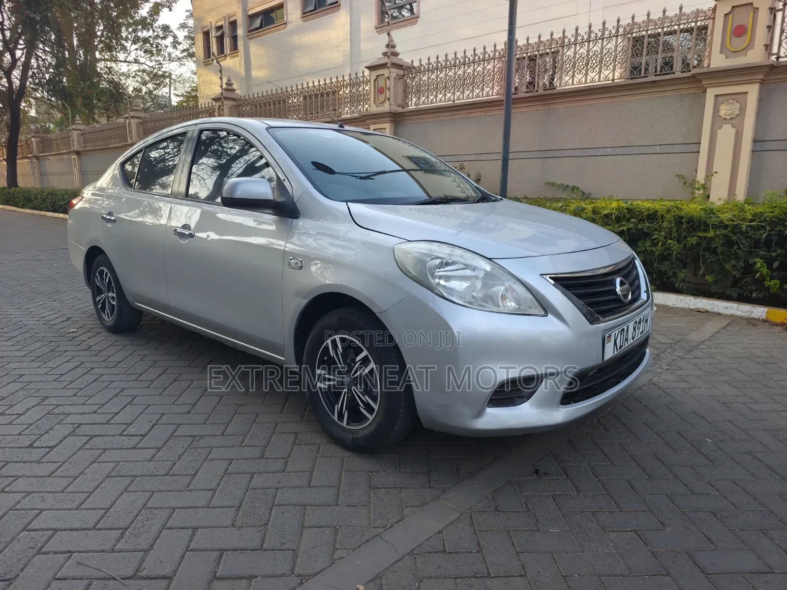 Nissan Latio 1.2 2013 Silver