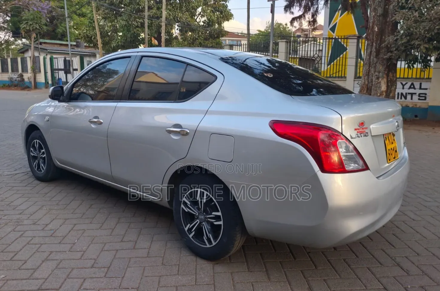 Nissan Tiida 2013 Silver