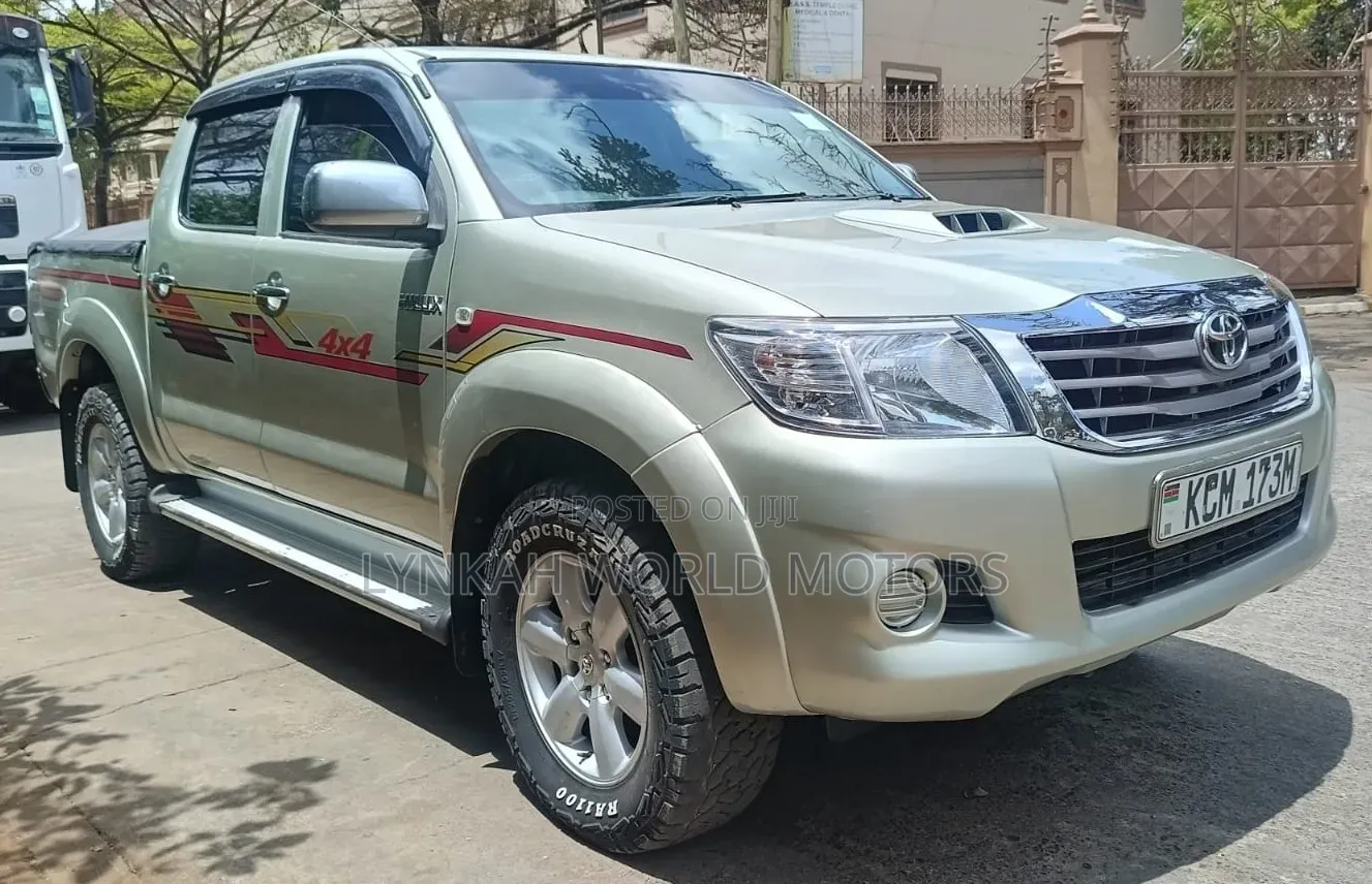 Toyota Hilux 2010 Silver
