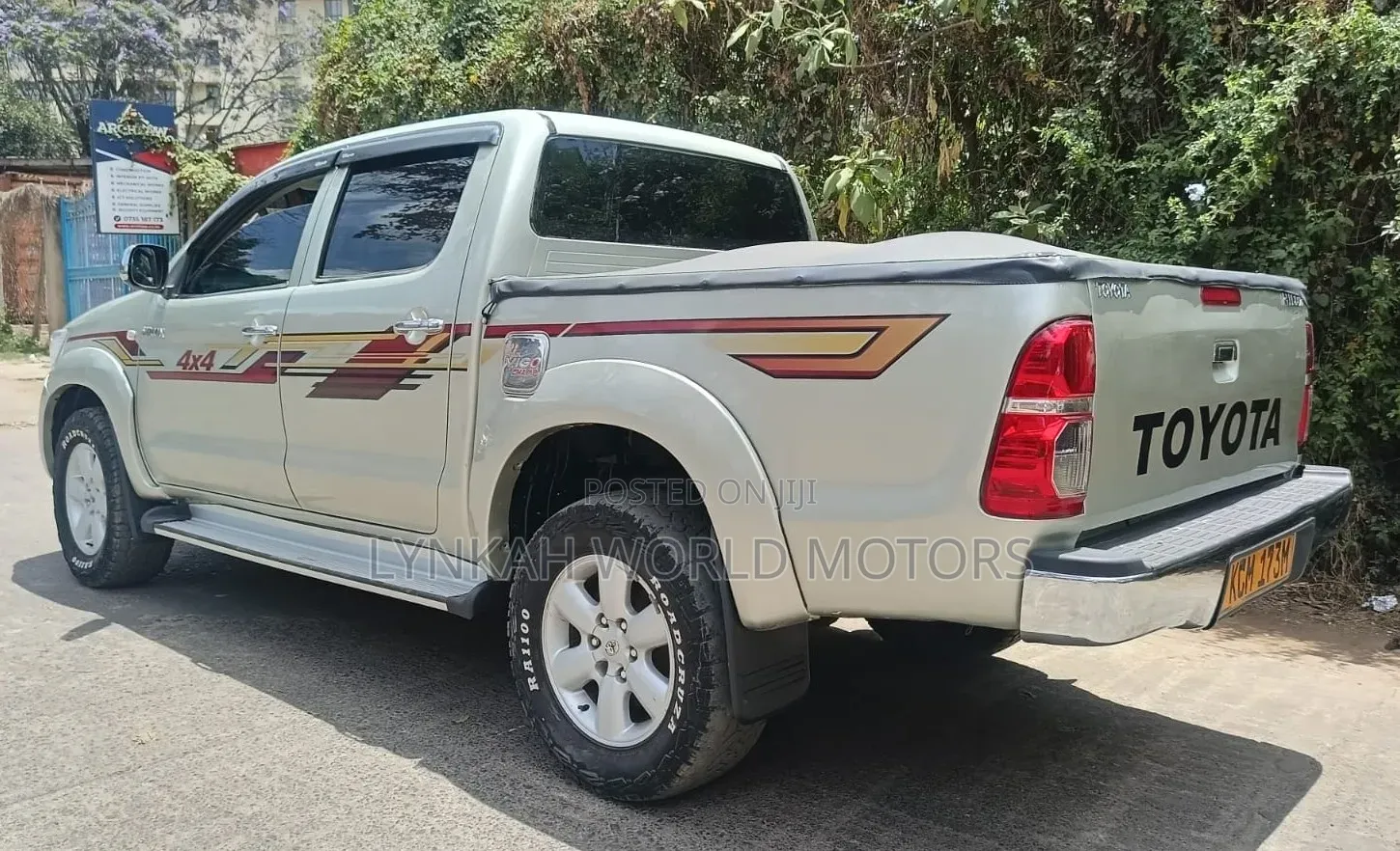 Toyota Hilux 2010 Silver