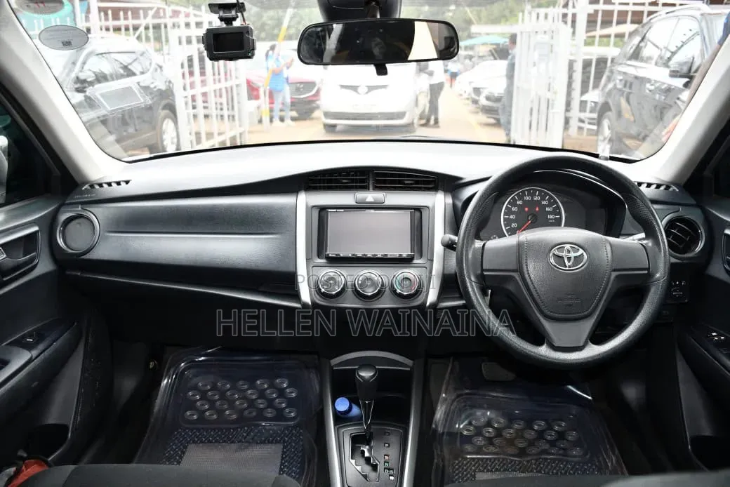 Toyota Corolla Fielder 2019 Silver