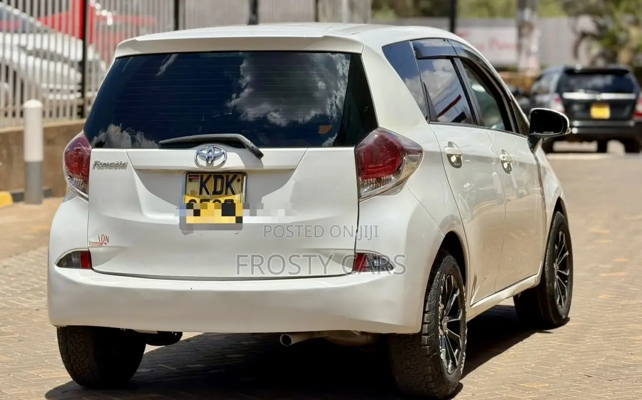 Toyota Ractis 1.5 FWD 2015 White