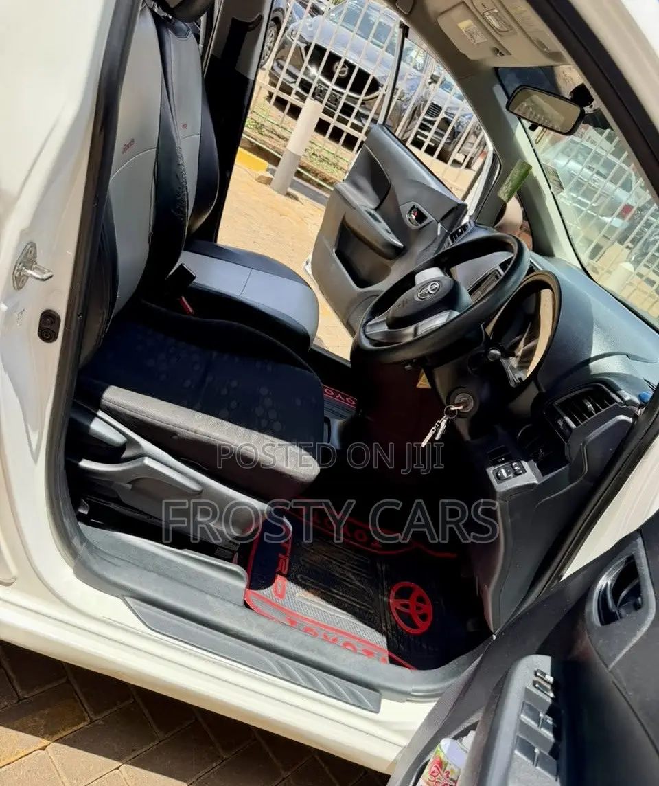 Toyota Ractis 1.5 FWD 2015 White