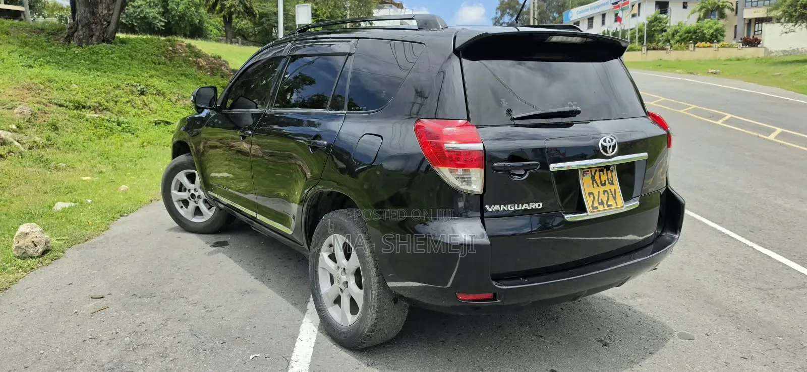 Toyota Vanguard 2012 Black