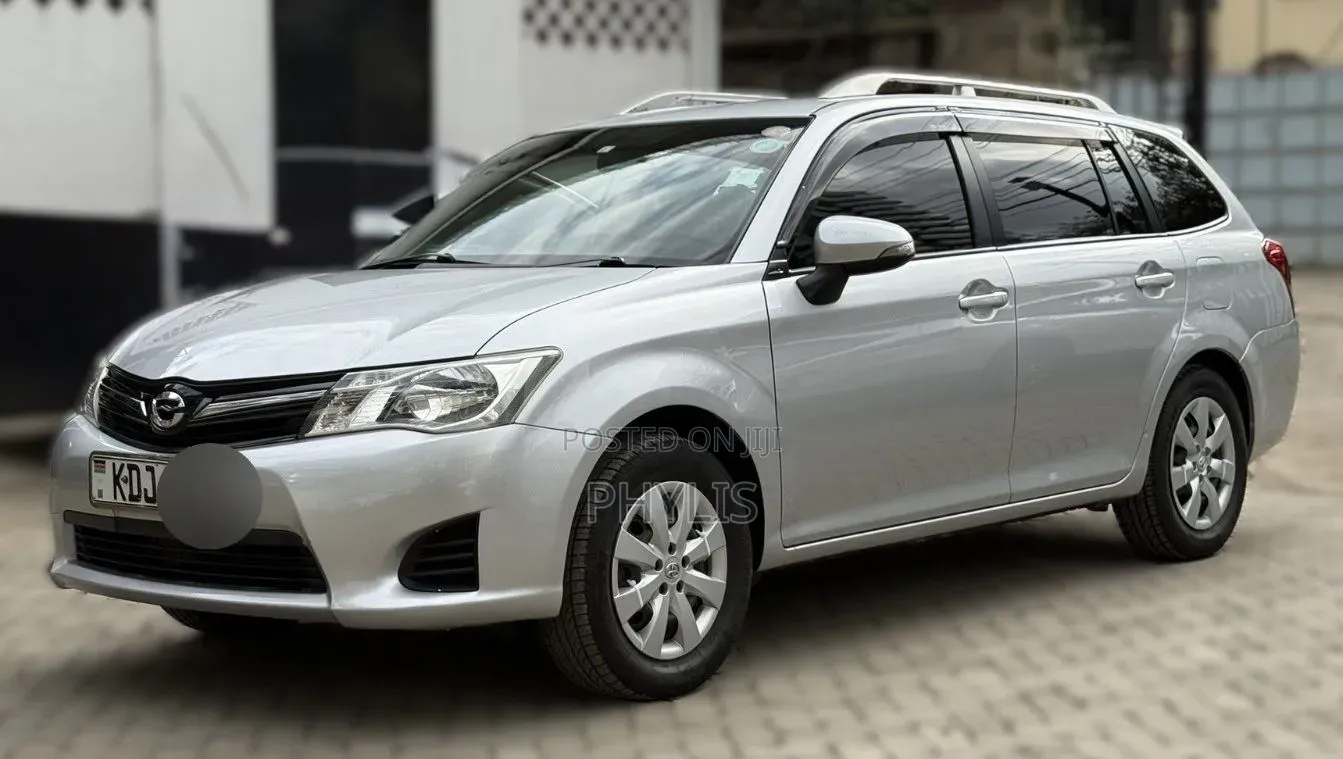 Toyota Corolla Fielder 2015 Silver