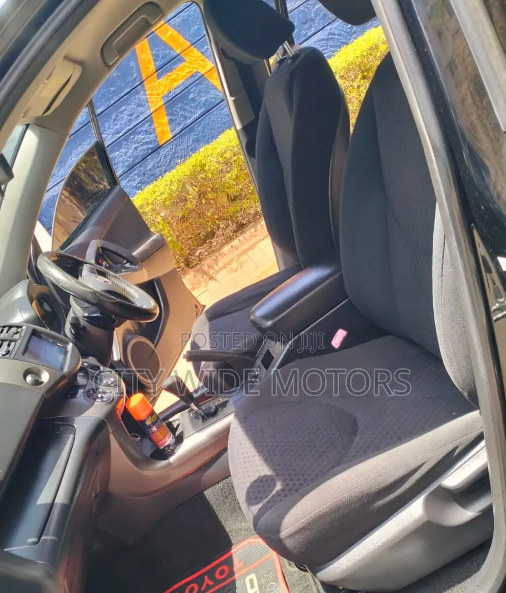 Toyota Vanguard 2012 Black