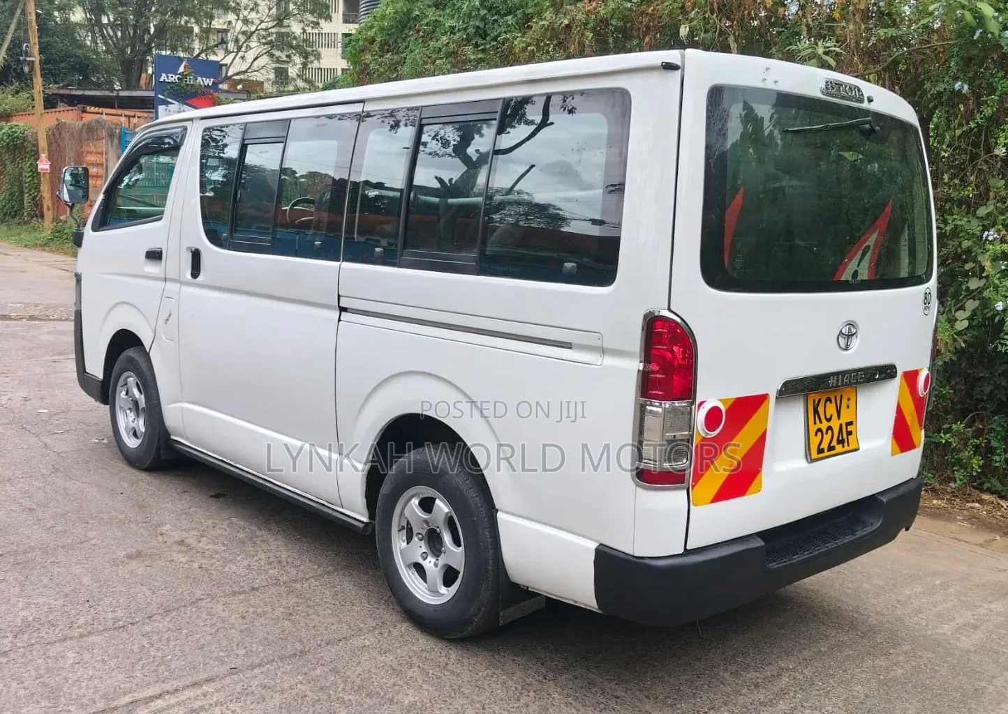 Toyota HiAce 2011 White
