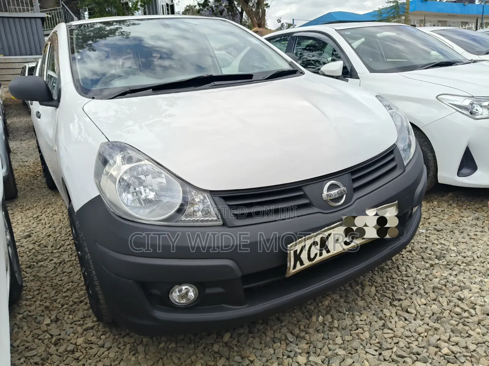 Nissan Advan 2009 White