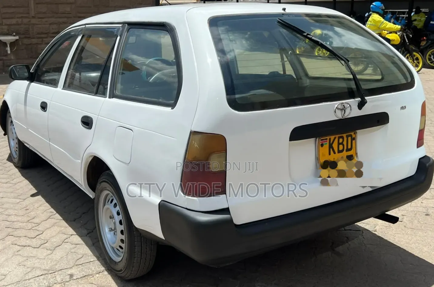 Toyota Corolla 2002 White