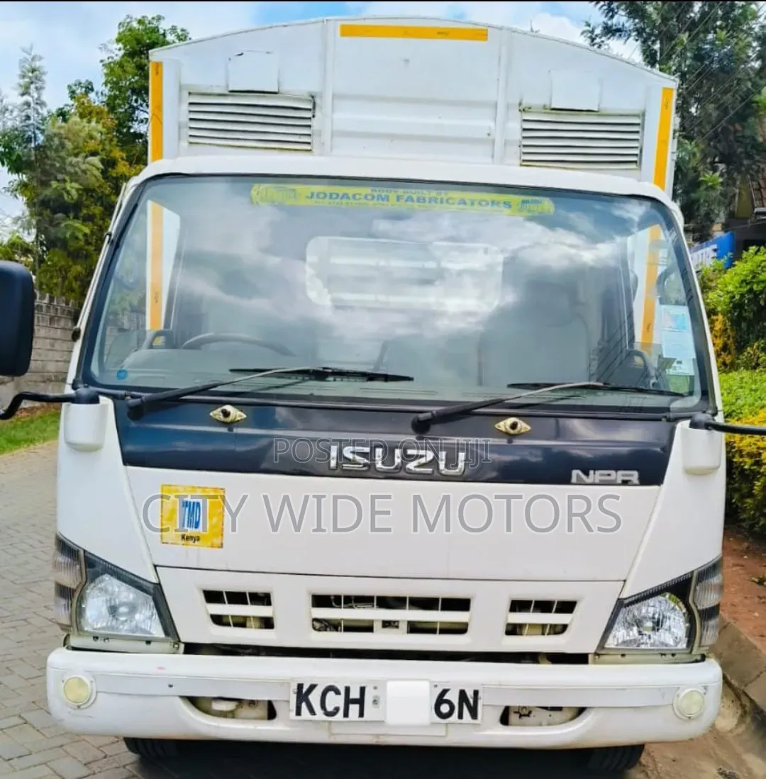 Isuzu NPR 2016