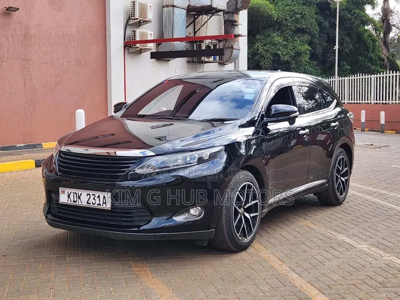 Toyota Harrier 2.0 2015 Black